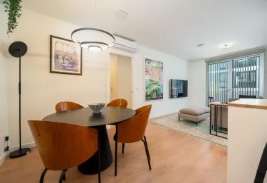 Modern nearly new 1-bedroom apartment in Nou Llevant with parking and storage room — photo 2