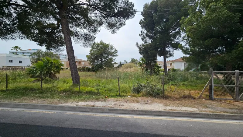 Urban plot in Puerto de Alcudia — photo 1