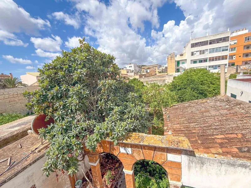 Large townhouse with XL garden and several residential units in the center of Felanitx — photo 11