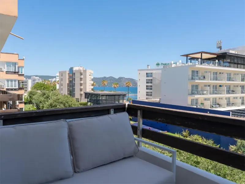 Agencies Refrain – Renovated Apartment with Sea Views in Cala Bona — photo 9