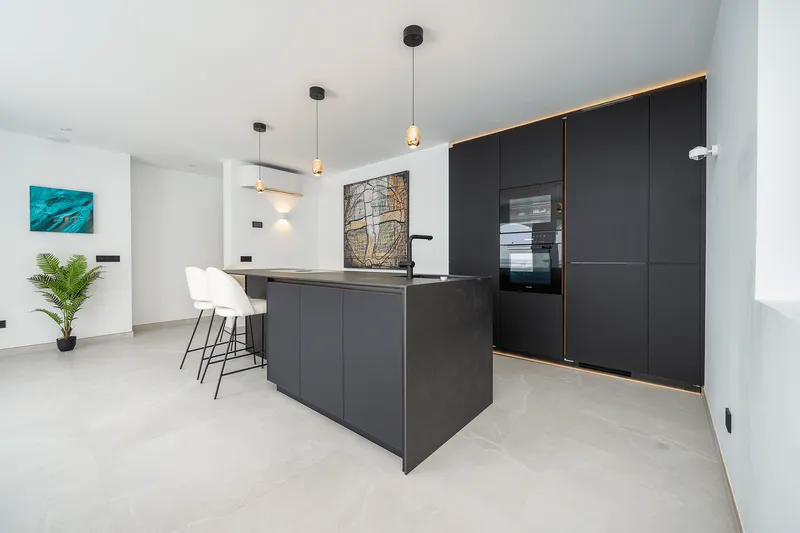 Seafront apartment with direct access in Cala LLamp — photo 8