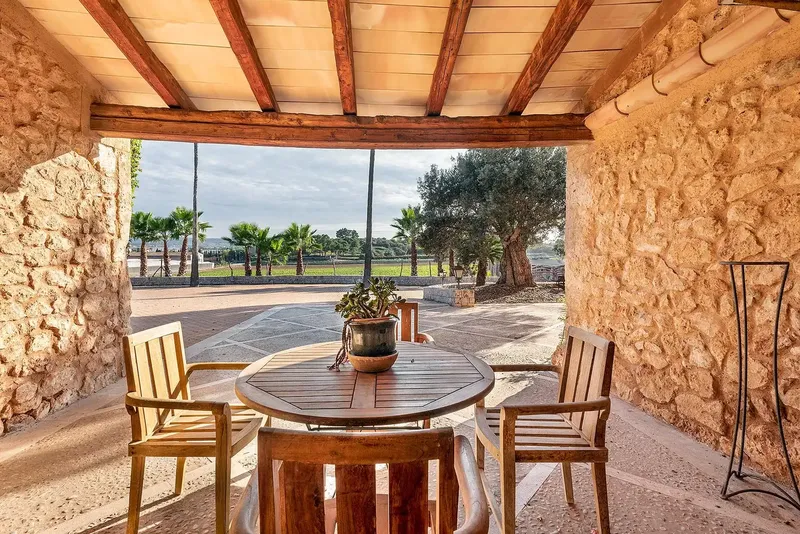 Discover this charming rustic villa in the exclusive area of Sa Casa Blanca — photo 6