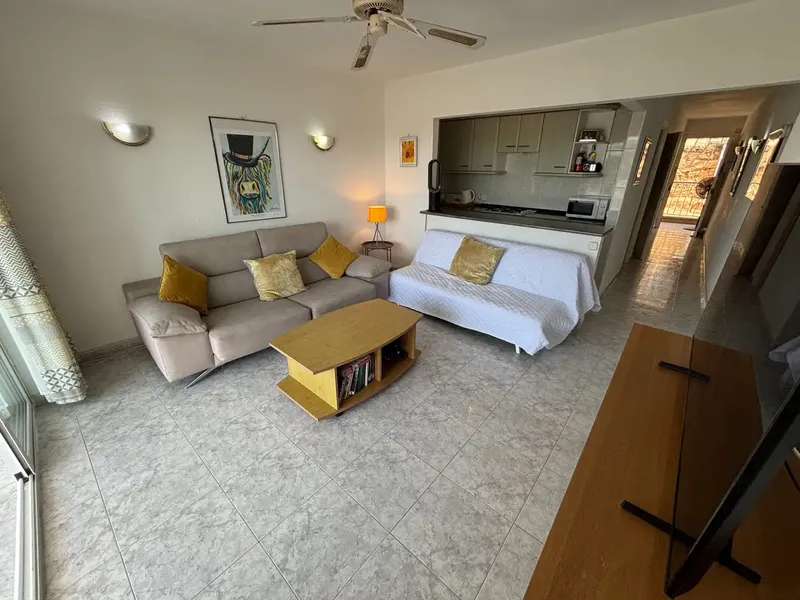 Apartment with terrace and sea views near the center of Santa Ponsa, next to the beach — photo 9