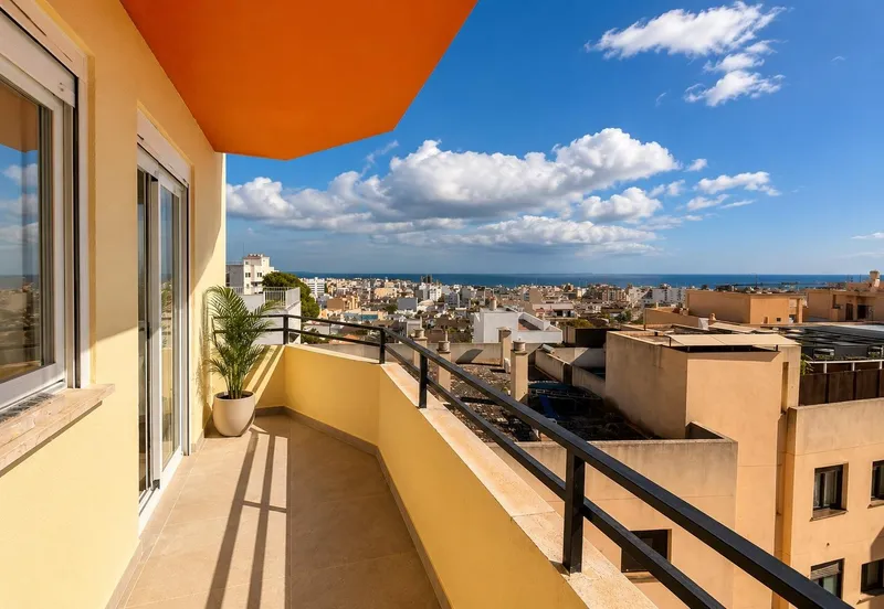 In the sought-after neighborhood of Son Espanyolet is this bright, fully renovated home. — photo 4