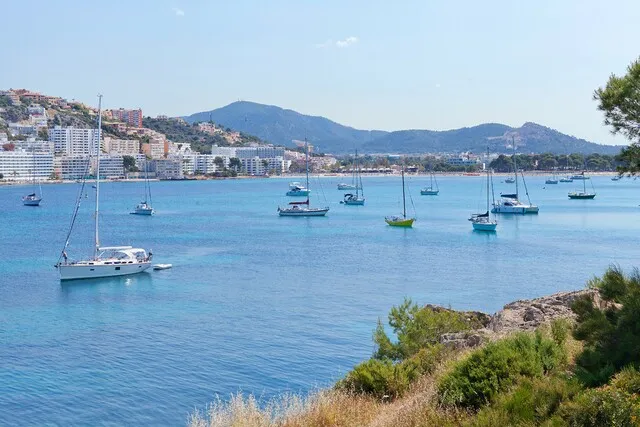 Plot with building license with mountain views for sale near the beach in Santa Ponsa, Mallorca — photo 12