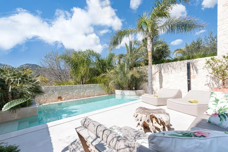 Campanet excellent condition house for sale with sunny terraces and swimming pool — photo 3