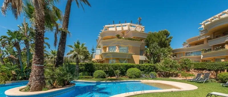 Penthouse in Santa Ponsa with private pool and panoramic sea views — photo 9