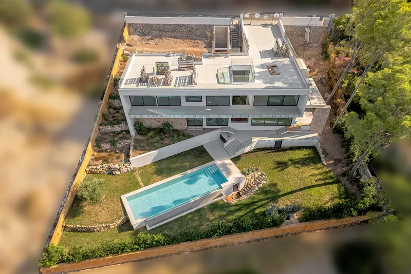 Villa in Santa Ponsa - View of the luxurious new build property — photo 3