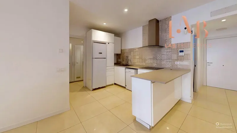New-build commercial premises for sale, completed in 2022, fully fitted out and with the possibility of a change of use to residential, subject to the corresponding — photo 4