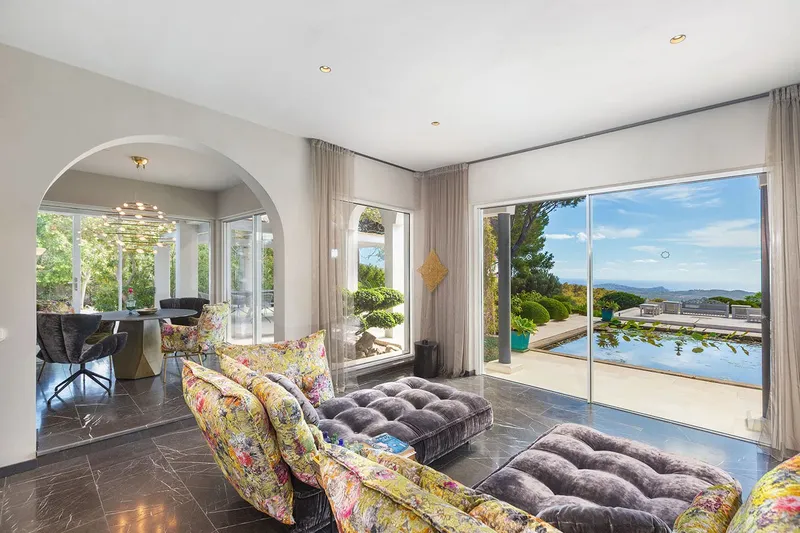 Impressive estate with spectacular views — photo 7