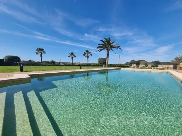 Mallorcan finca with character in Santanyí, 500 m from the market. With pool and tourist rental license for 8 people. (Ref. F147) — photo 1