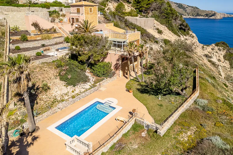 Exclusive villa with breathtaking sea views — photo 1