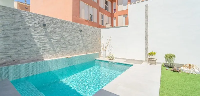 Village house with pool in Campos — 240 m², 5 bedrooms, two independent floors — photo 6