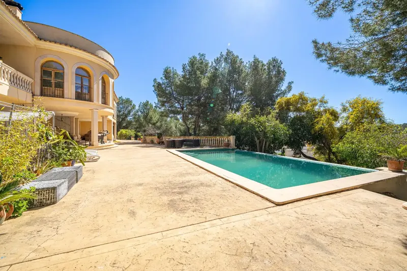 Imposing chalet with clear mountain views, located in Paguera, Calvià — photo 10