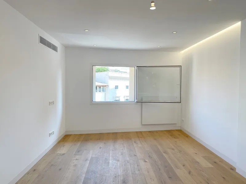 Elegant apartment, three bedrooms, communal terrace, old town of Palma — photo 3
