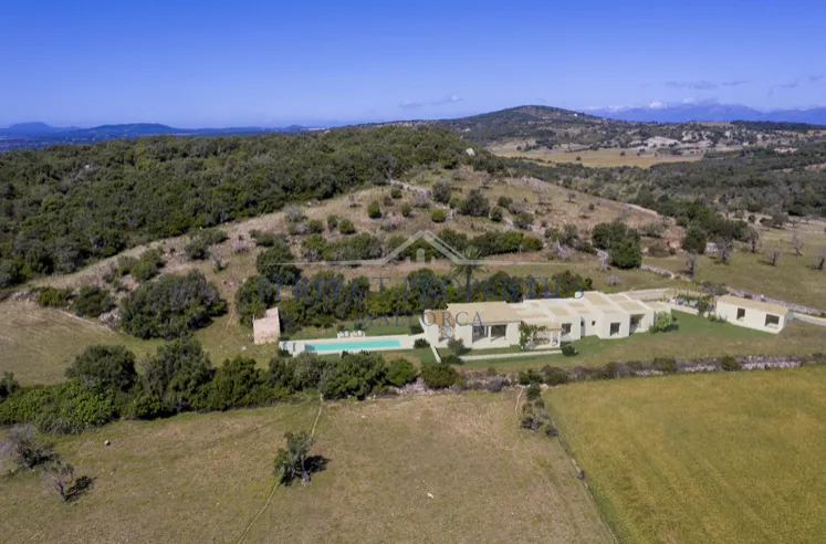 A home that expresses the perfect balance between tradition, luxury and well being! — photo 2