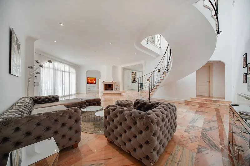 Spacious family villa in a prime location — photo 7