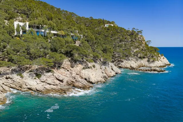 Grand seafront estate with panoramic views for sale in Formentor, north Mallorca — photo 4