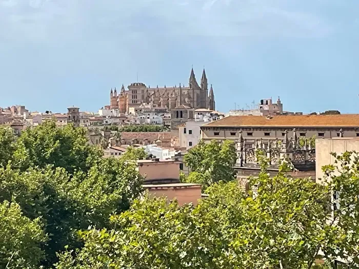 Piso en alquiler de 3 habitaciones, Centre, Plaça dels Patins — photo 1