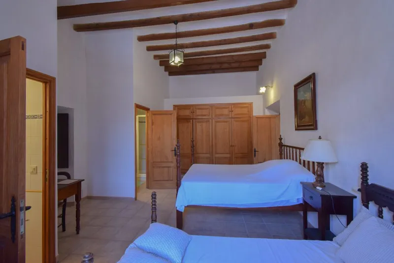 Large Town house with patio in Fornalutx — photo 9