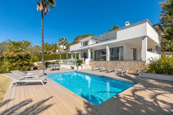 Exclusive, modernized villa with pool in Santa Ponsa — photo 1