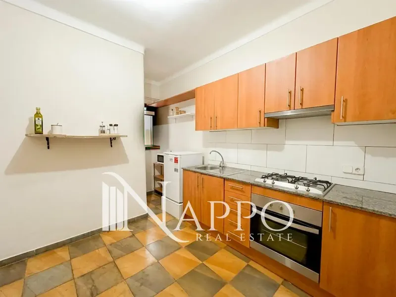 NAPPO Real Estate presenta este piso a reformar con terraza, situado en una primera planta de un edificio sin ascensor en la zona de Arenal, — photo 5