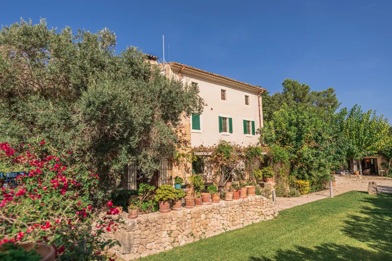 Beautiful Mallorquin Farmhouse with Guesthouses and Grounds — photo 8