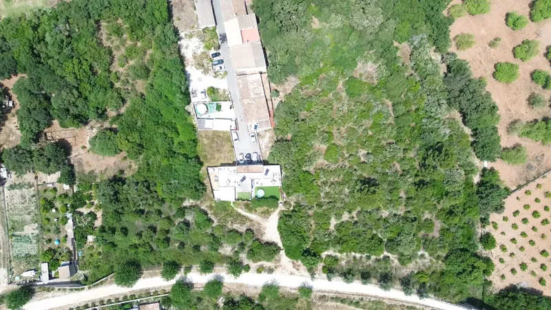 Presentamos esta atractiva propiedad de obra nueva en Son Servera, compuesta por dos viviendas pareadas con entradas independientes, constru — photo 5