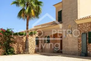 Ref. PRO239 – Well-maintained finca with a new, high-quality kitchen, spacious pool, garage and holiday rental license near Cala d’Or — photo 11