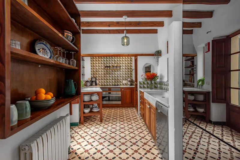 Historic villa in Soller for sale with vacation rental license, modernized with large garden, pool — photo 8