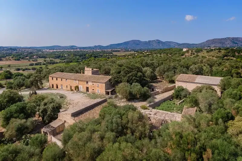 This extensive property in Mallorca has just over 21 hectares of land to its name. The current property, which offers stunning views — photo 1