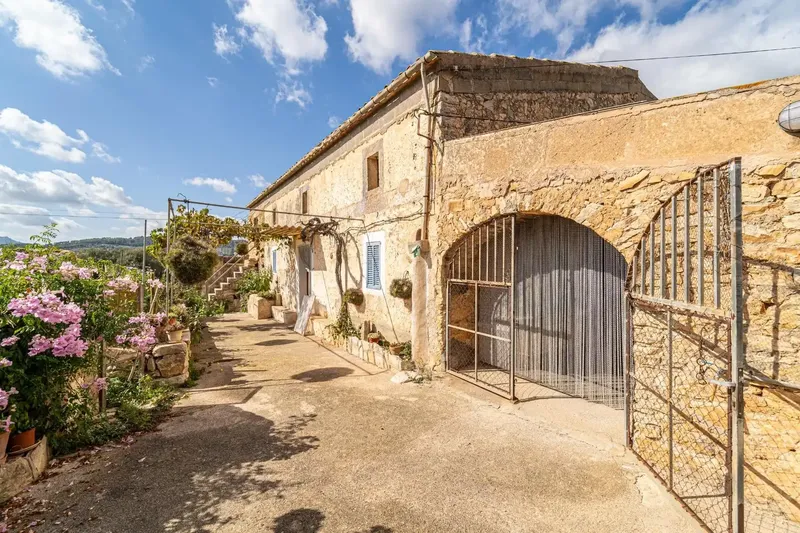 Gestpropiedad presents in the picturesque town of Son Macià, Manacor, Mallorca, this charming rustic house. — photo 10