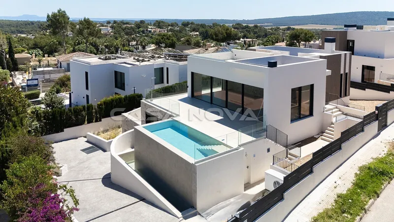 Newly built villa with roof terrace and sea views — photo 2