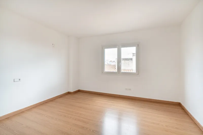 Newly Refurbished Three-Bedroom Apartment in Son Espanyolet — photo 9