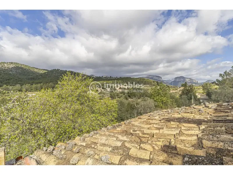 Total area 153 m², rustic house plot 14625 m², usable area 140 m², single rooms: 1, double rooms: 2, 2 bathrooms — photo 2