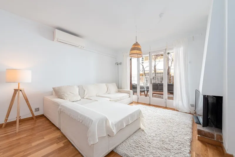Charming property apartment for sale in Port de Pollença with access to beach and good road access — photo 1