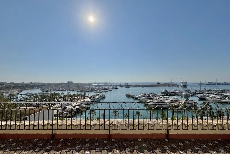 Señorial Villa in the Bay of Palma · A Unique Property — photo 4