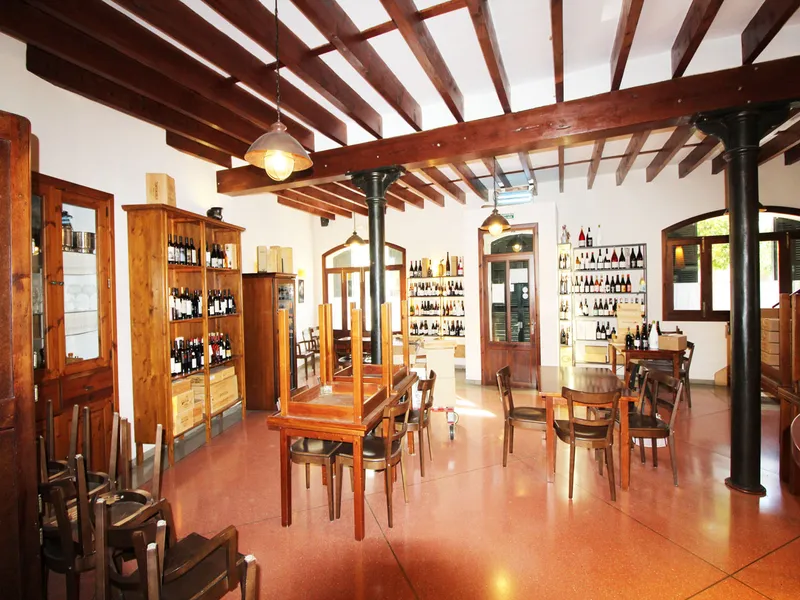 Mediterranean restaurant in Vilafranca — photo 2