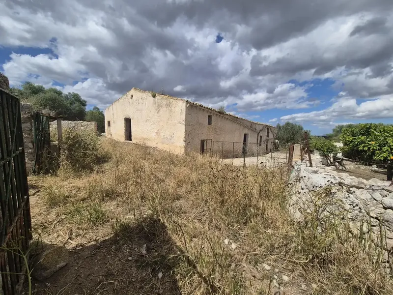 Impressive rustic estate located in the charming town of Sineu — photo 6