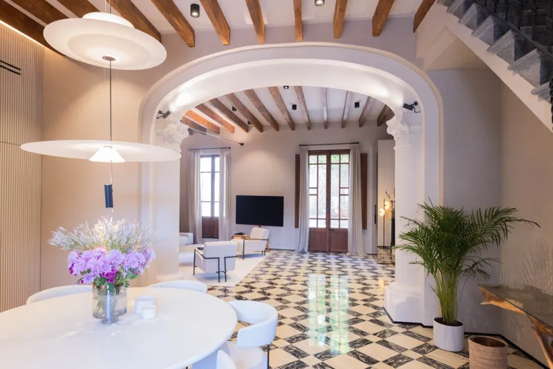 Restored Mallorcan Townhouse with Pool and Garage in Sineu — photo 3