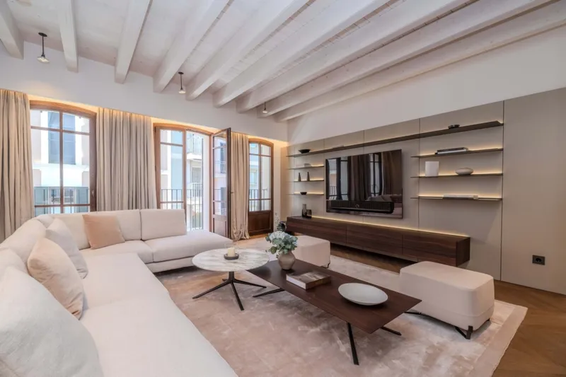 Urban Oasis in Palma Old Town: Townhouse with Pool, Terrace & Wine Bar — photo 2