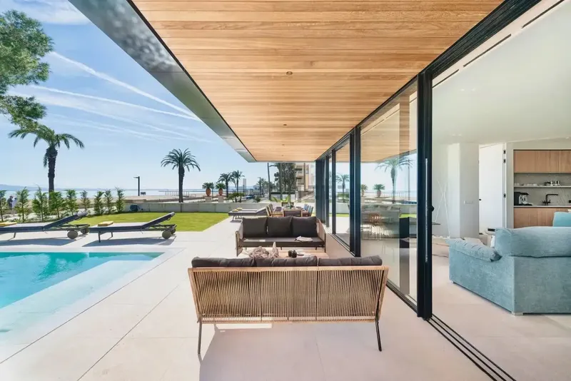 Planta baja unica en primera linea de Pto. Pollensa a estrenar con piscina y jardin privado. Tambien dispone de garaje y parking exterior.Ca — photo 10