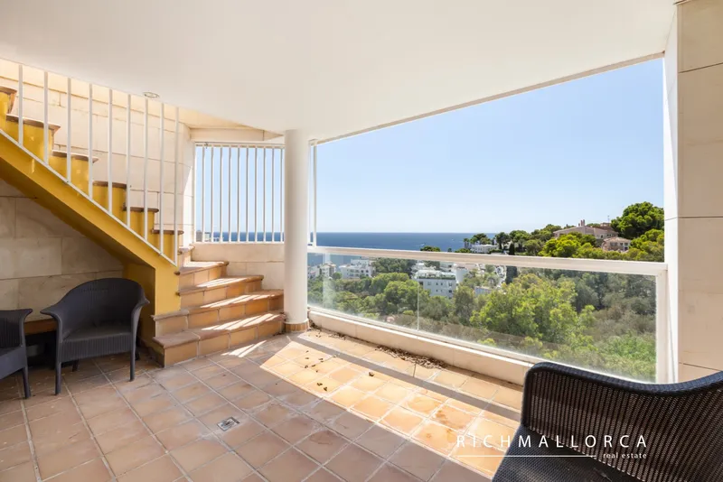 Penthouse with panoramic rooftop terrace and sea views in Illetas — photo 1
