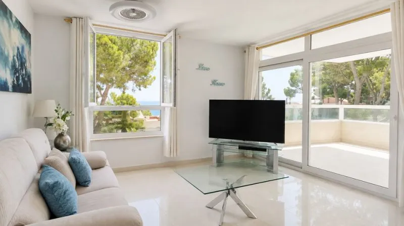 Illetas - Front-line apartment to renovate with sea view — photo 10