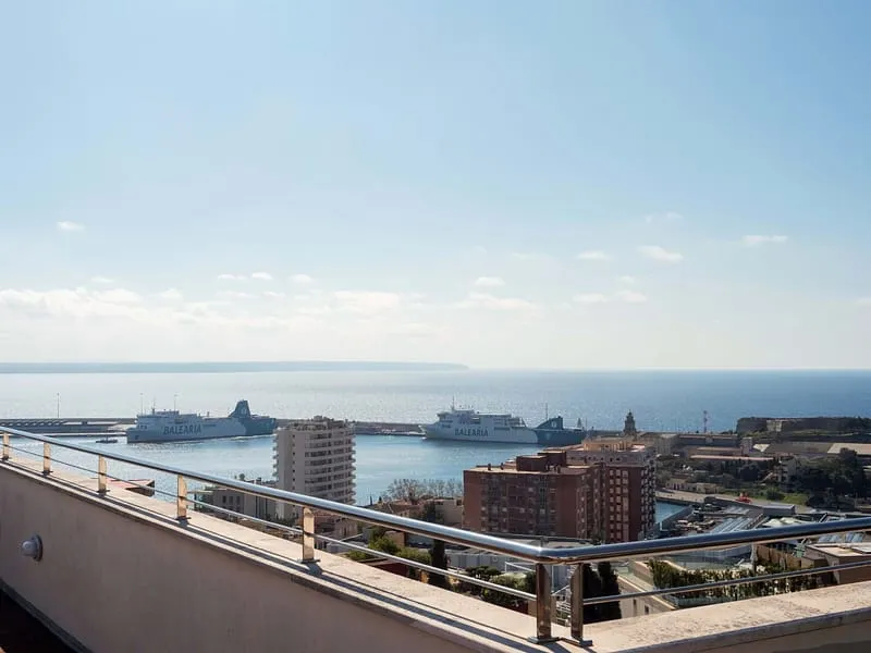 Luxury Penthouse with Panoramic Sea Views and Private Roof Terrace in La Bonanova, Palma — photo 4