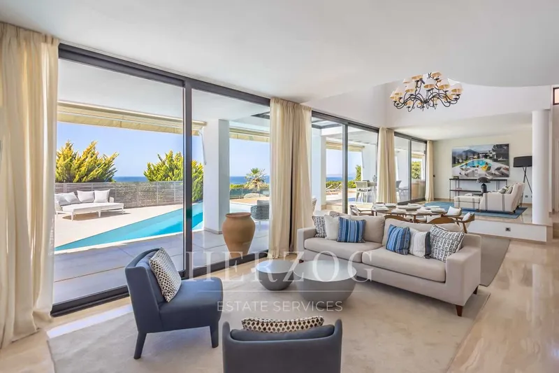 Modern villa in top location right by the sea — photo 2