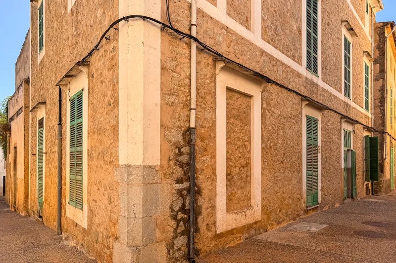Unique townhouse with approved renovation project and dreamlike views in the center of Artà — photo 3