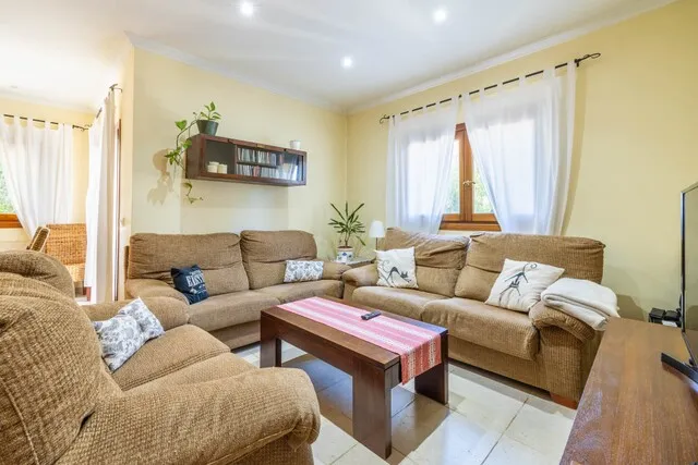 Versatile family villa for sale close to the beach in Bonaire, North Mallorca — photo 5