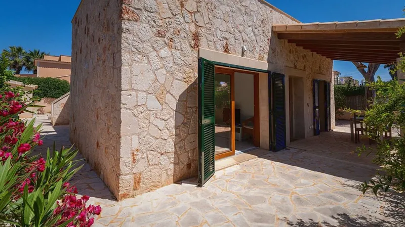 Natural stone chalet in Cap des Moro – with roof terrace and sea views — photo 3
