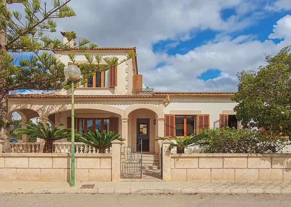 Detached house in Sa Ràpita — photo 1